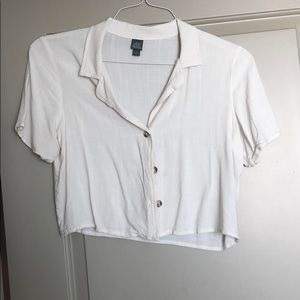 Wild fable Button down crop medium